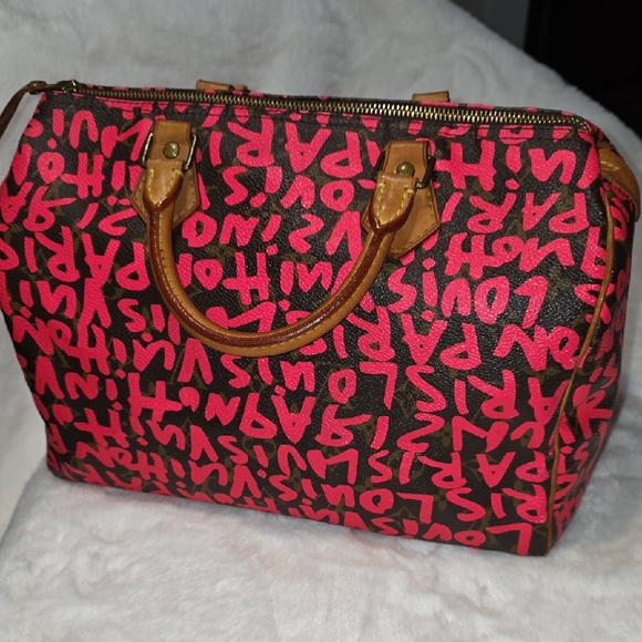 Louis Vuitton Handbags - Louis VUITTON GRAFFITI SPEEDY 30